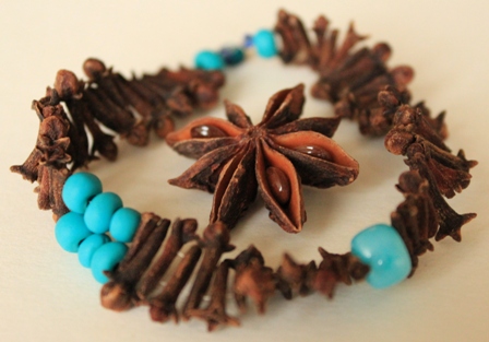 clove and blue bead bracelet
